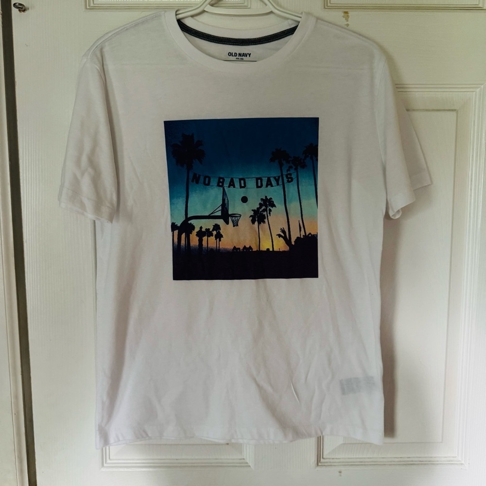 Old Navy Boys White Tee with‎ Sunset Graphic Size XXL 18